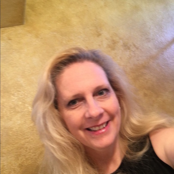 Meet your Posher, Christine - Picture 1 of 1